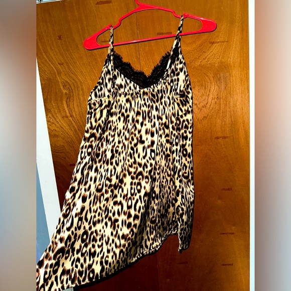 I don't like show this shirt fits on me. I've worn is maybe 3 times since buying - Picture 2 of 2